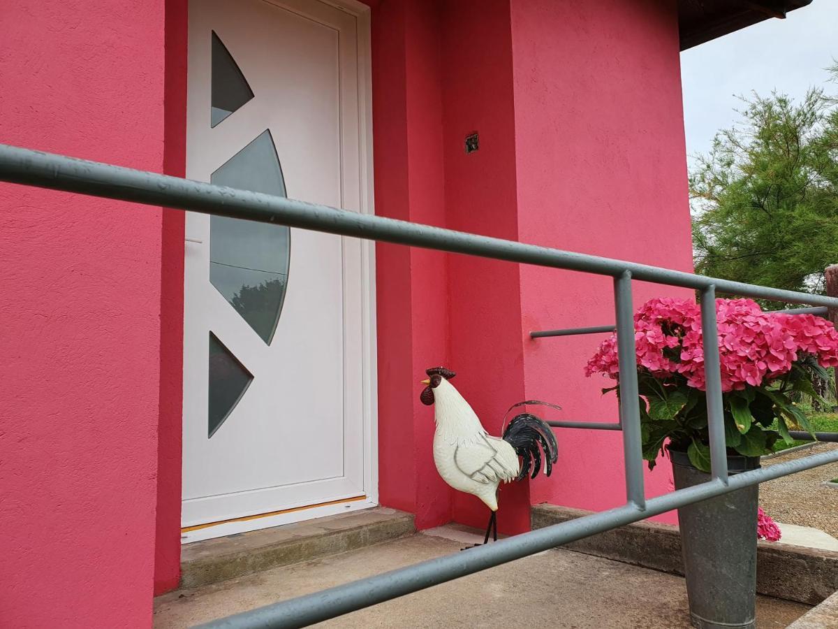Gite De La Maison Du L.A.C Simard Buitenkant foto