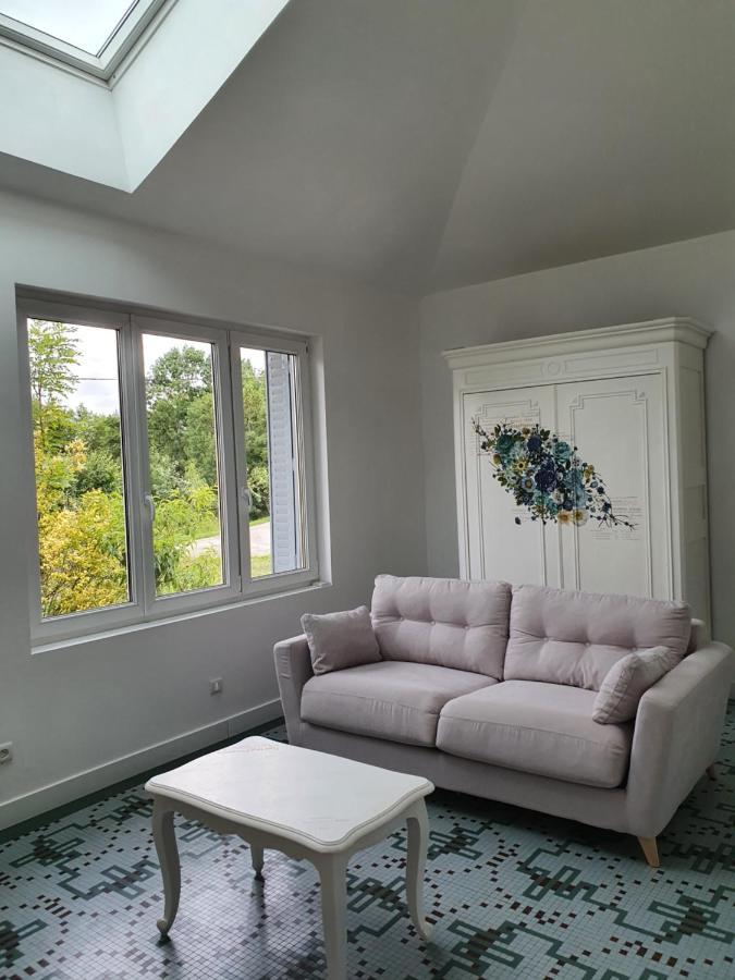 Gite De La Maison Du L.A.C Simard Buitenkant foto