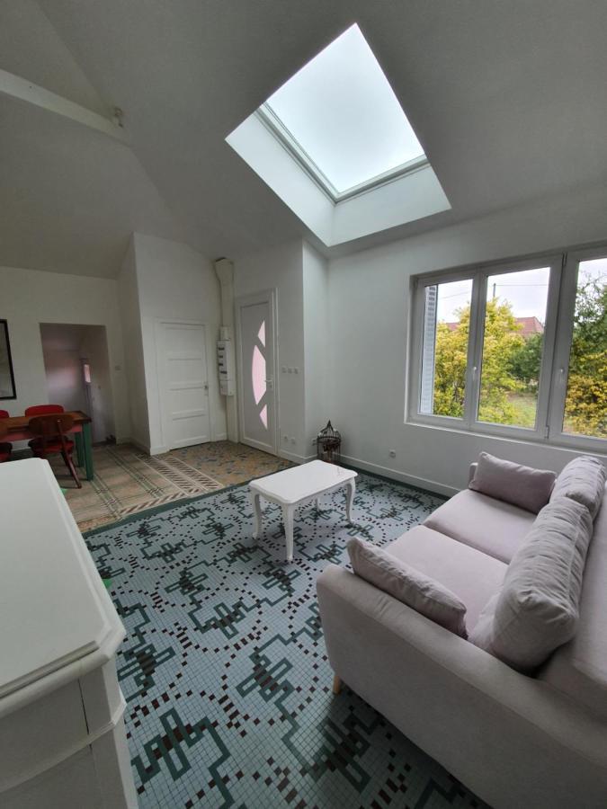 Gite De La Maison Du L.A.C Simard Buitenkant foto