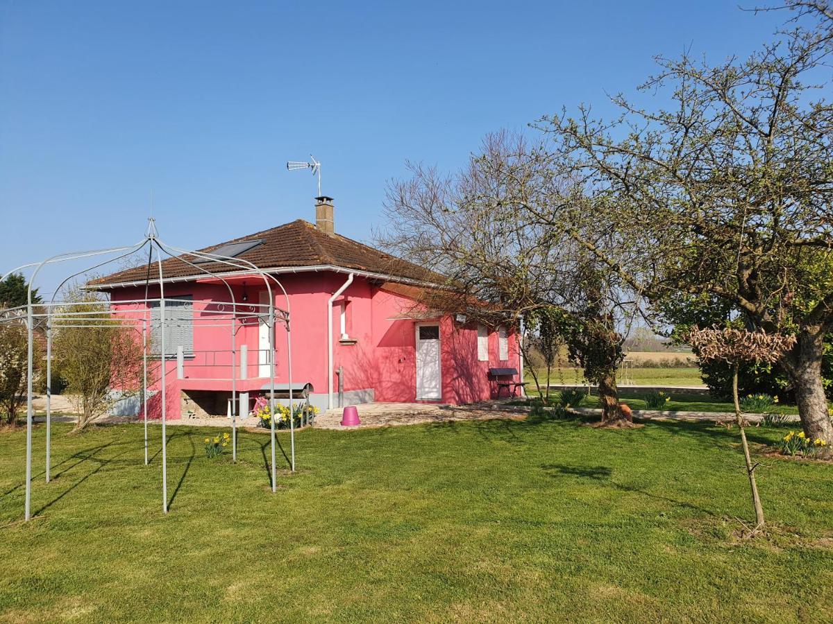 Gite De La Maison Du L.A.C Simard Buitenkant foto